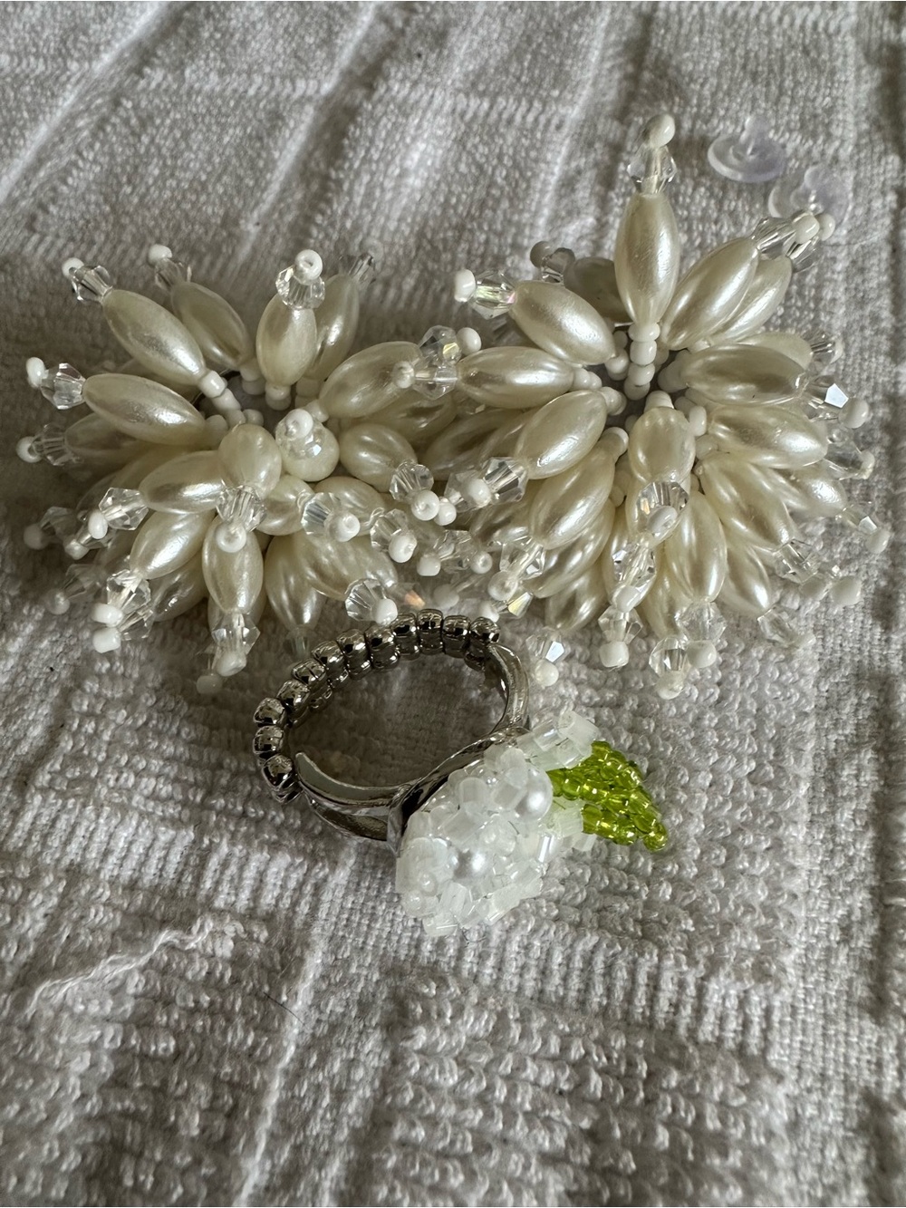 Pearl Bead Cluster post Earrings and Floral Beaded Ring Set - White